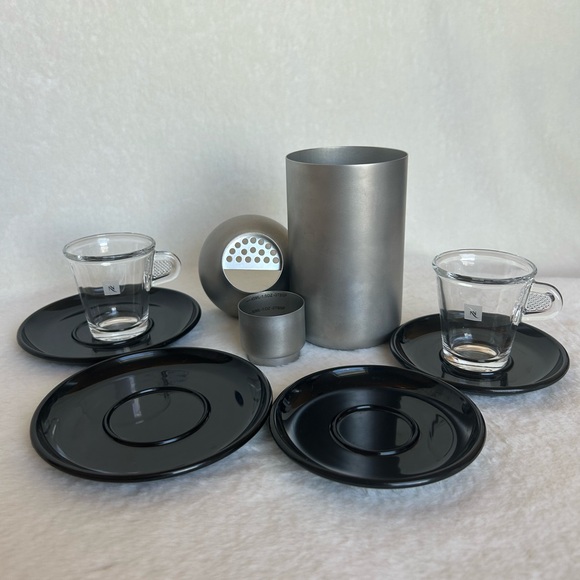 Nespresso Bundle - Picture 2 of 10